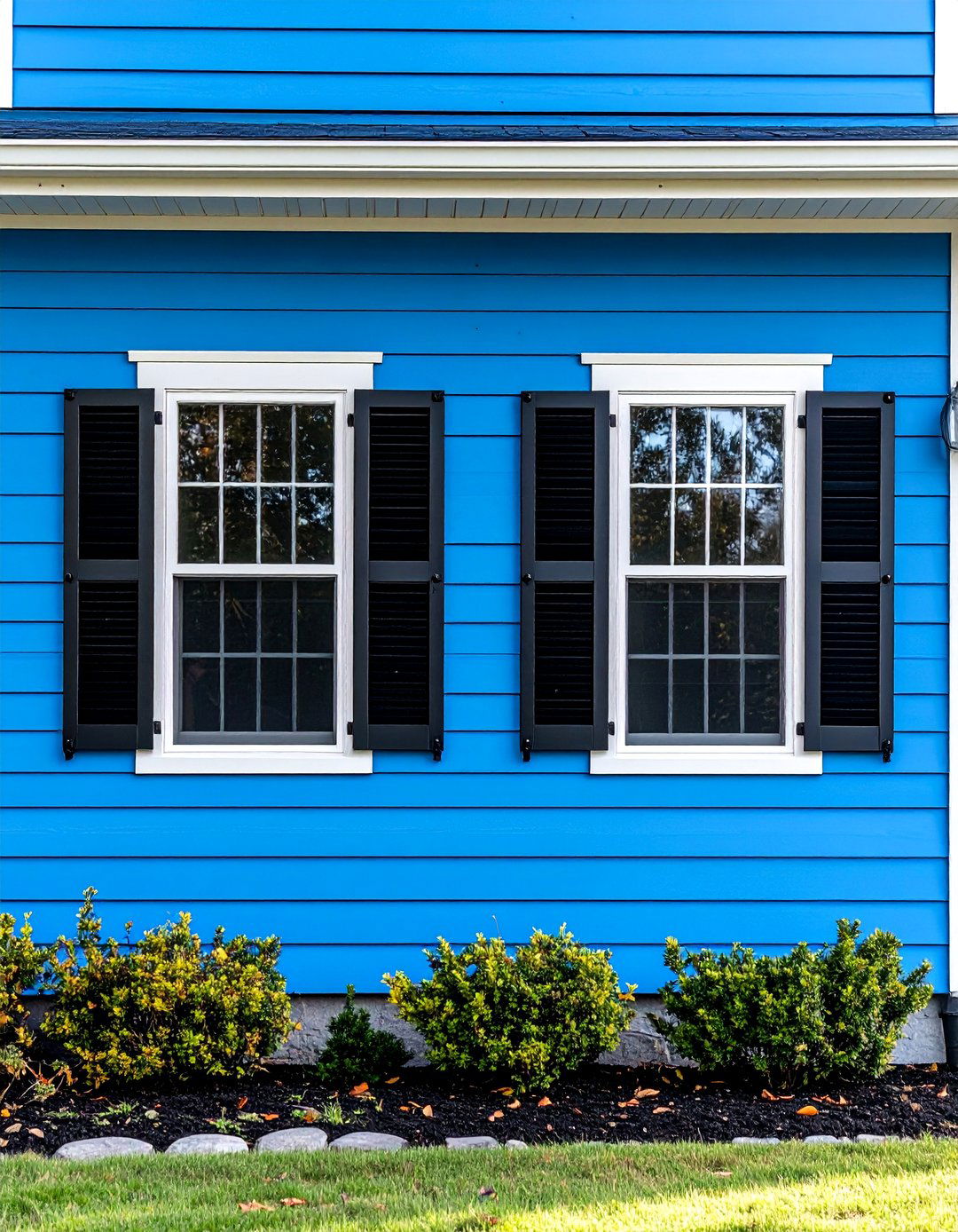 Blue Panel Siding With Black Window Shutters - 24 Dark Blue House With Black Trim