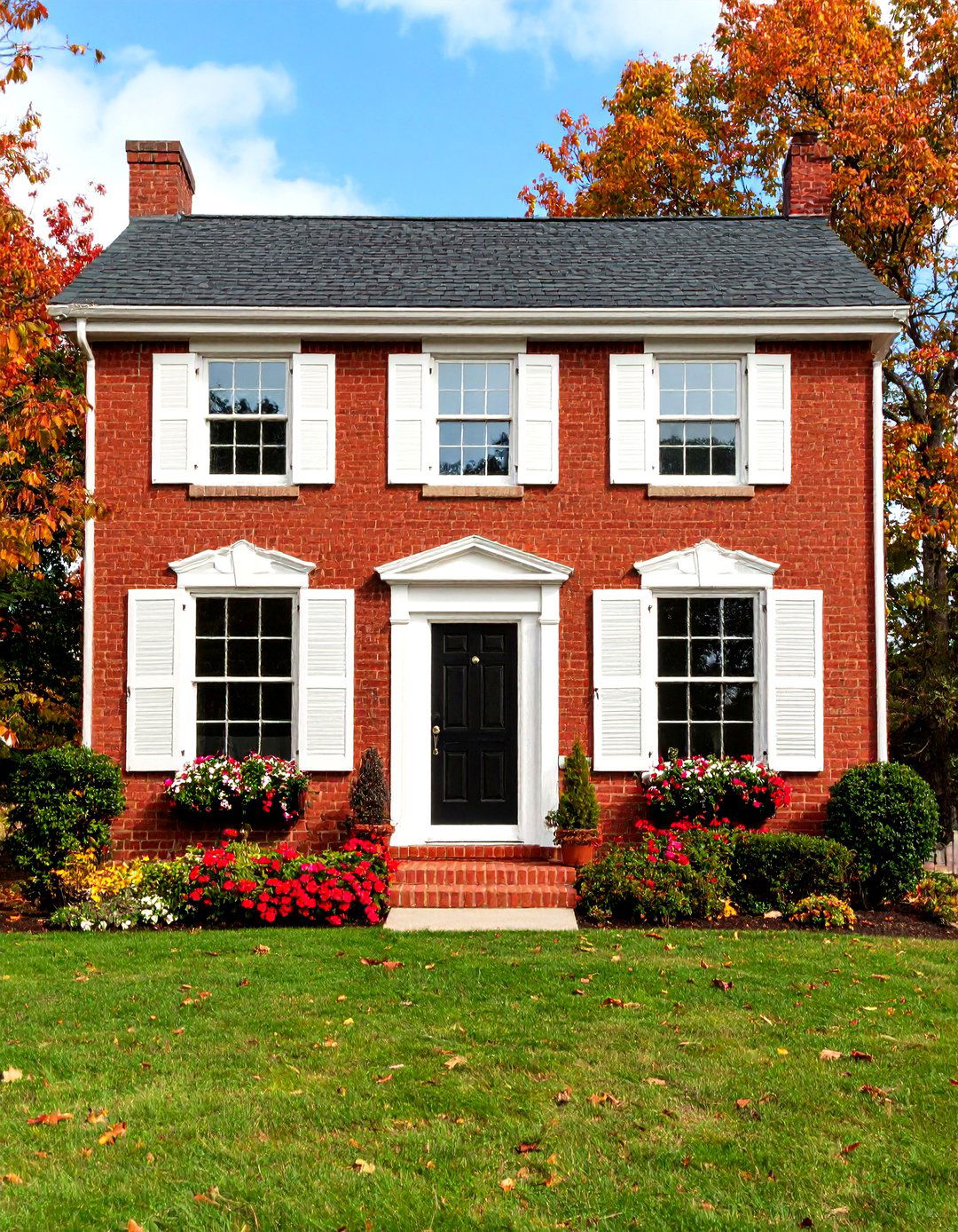 Classic Colonial Window Trim - 24 Exterior Window Trim Ideas