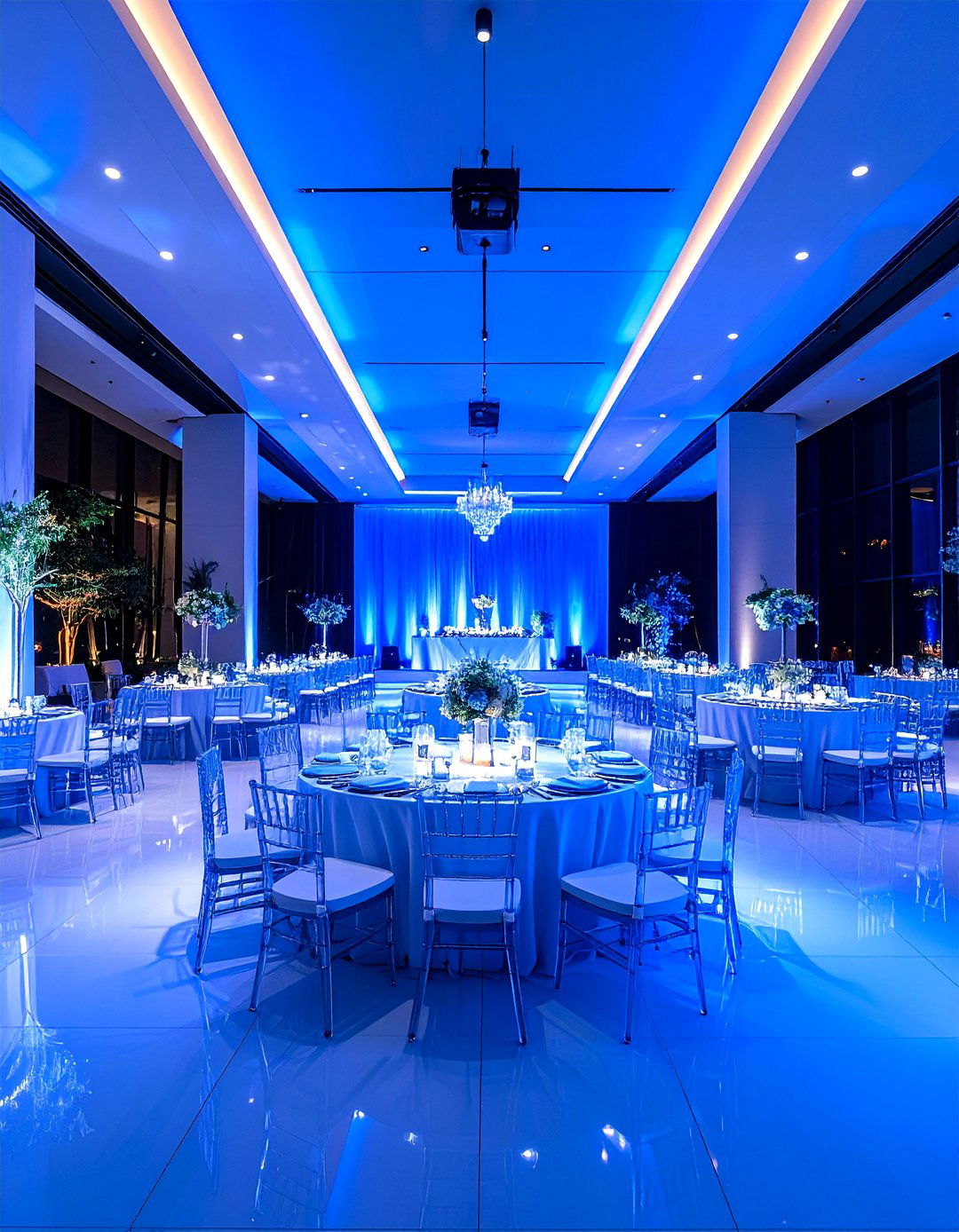 Electric Blue Contemporary Wedding Theme - 24 Blue Wedding Theme Ideas
