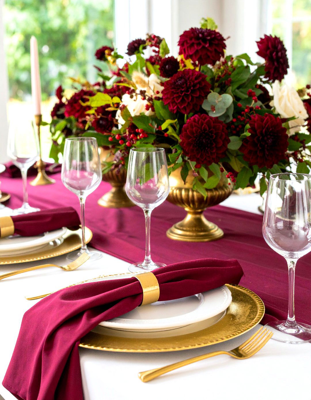 Elegant Burgundy and Gold Scheme - 24 Thanksgiving Decoration Ideas
