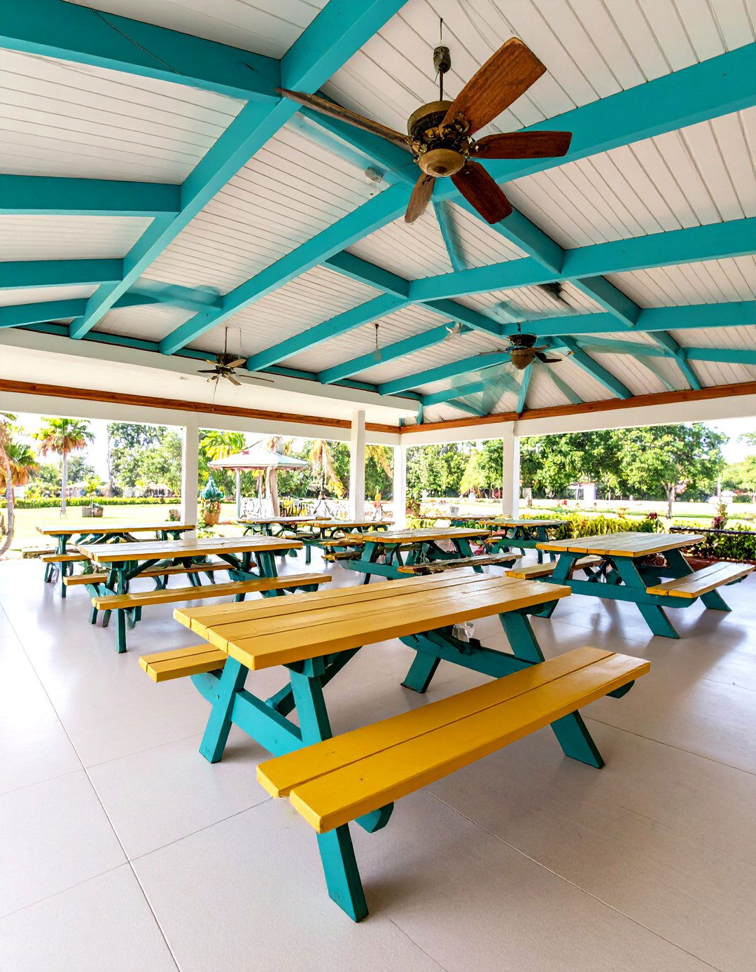 Indoor Picnic Florida Room - 24 Florida Room Ideas
