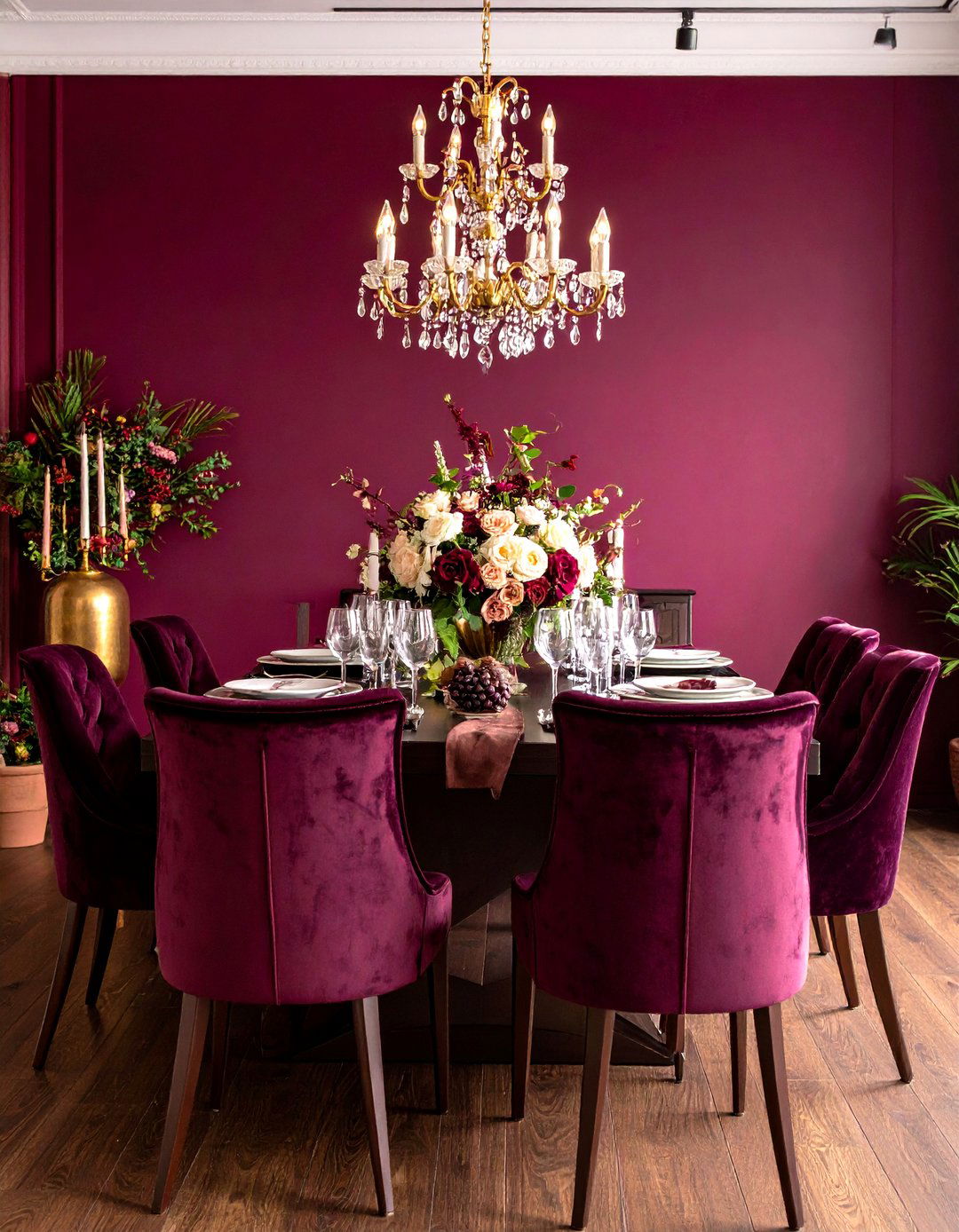 Luxury Fabric Wallcovering Applications - 24 Dining Room Accent Wall Ideas