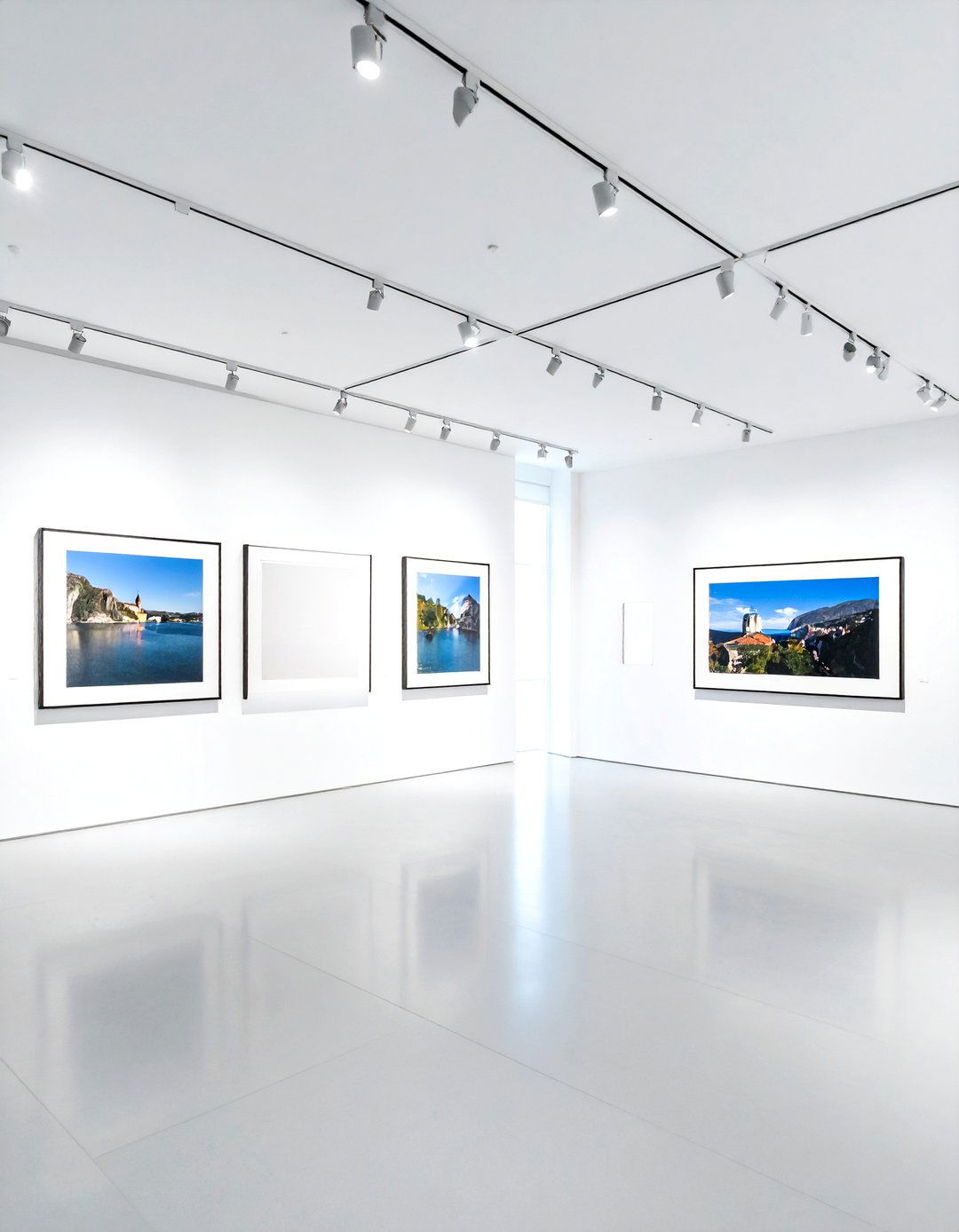 Minimalist Large Format Display - 24 Wall Collage Ideas