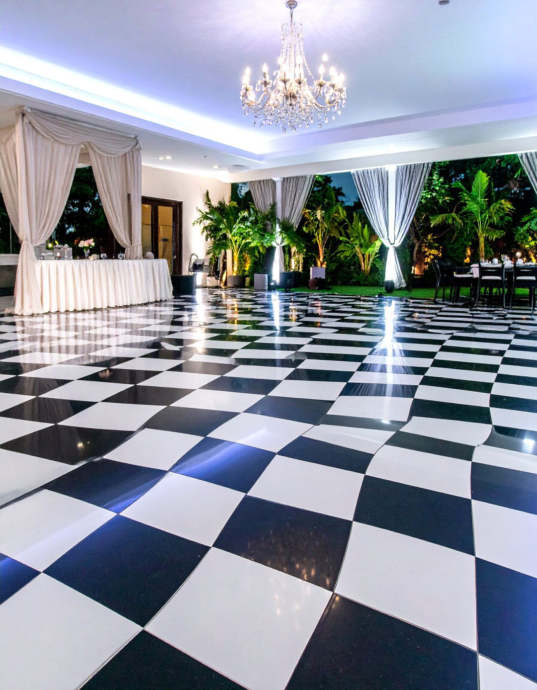 Patterned Dance Floor Designs - 24 Black and White Wedding Ideas